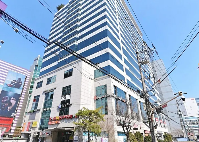 Hongdae Station Link House With Massage Chair